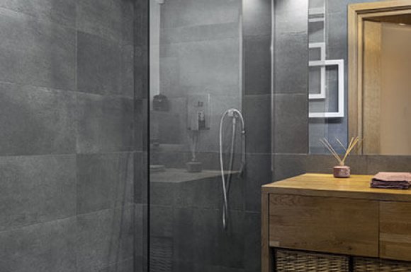 Conception et pose de salle de bain avec douche à l'italienne à Bruxelles