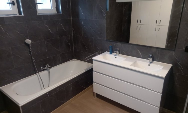 Rénovation salle de bain complète avec baignoire et douche à Anderlecht