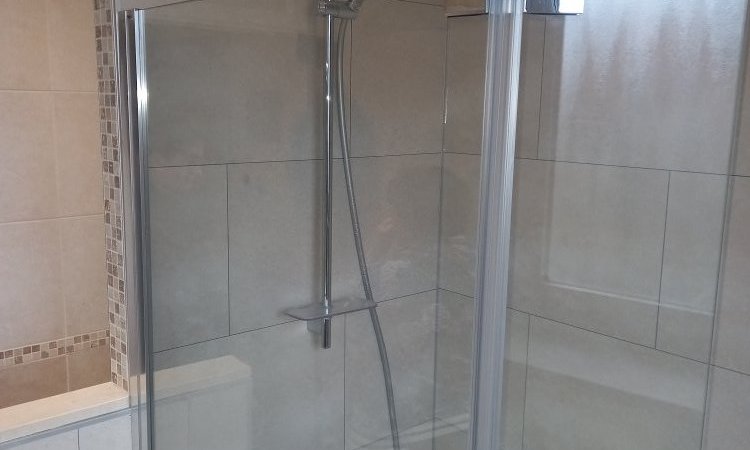 Installation d'un combiné baignoire douche à Vilvoorde