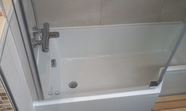 Installation d'un combiné baignoire douche à Vilvoorde