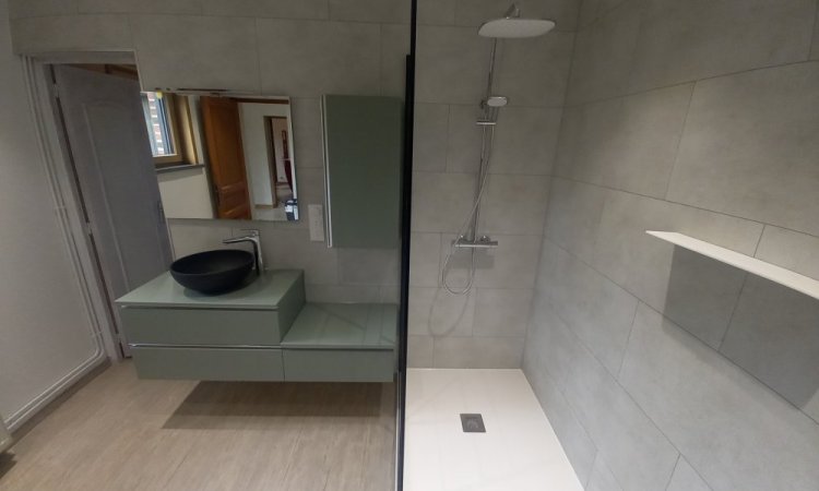 Travaux salle de bain moderne à Quiévrain