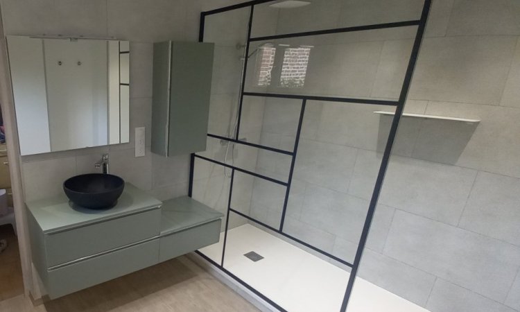 Travaux salle de bain moderne à Quiévrain